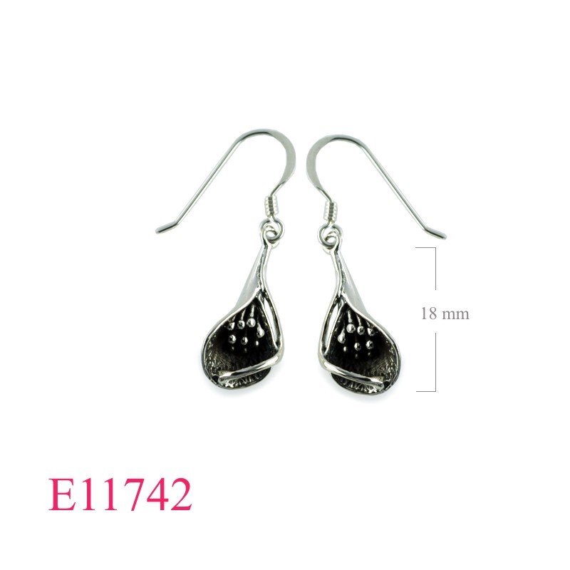 Earrings, flower.
