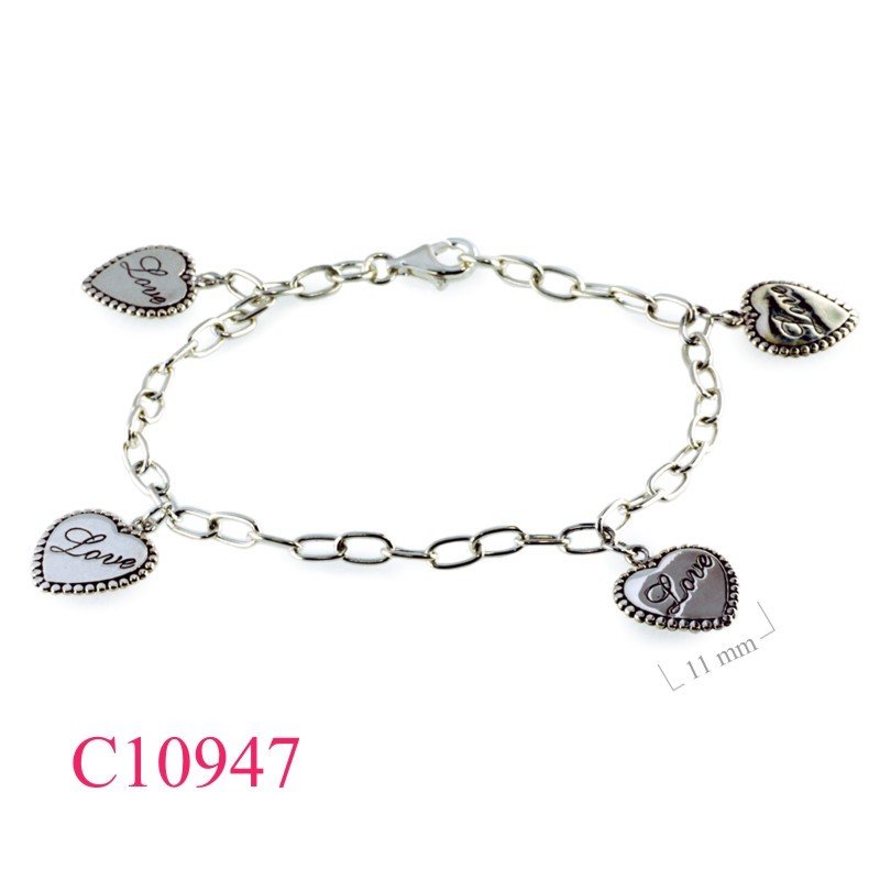 Bracelet, 18.50cm chain and 4 "Love" hearts.