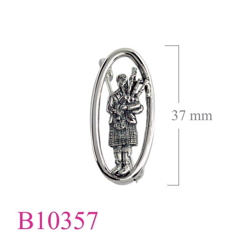 Brooch, oval bagpiper.
