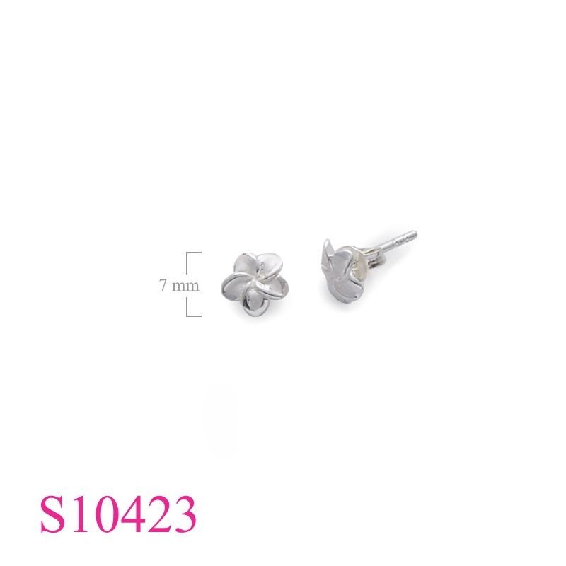 Earrings, small champac flower.