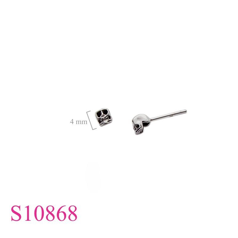 Earrings, skull.