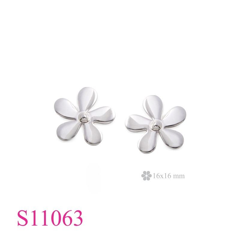 Earrings, flower.