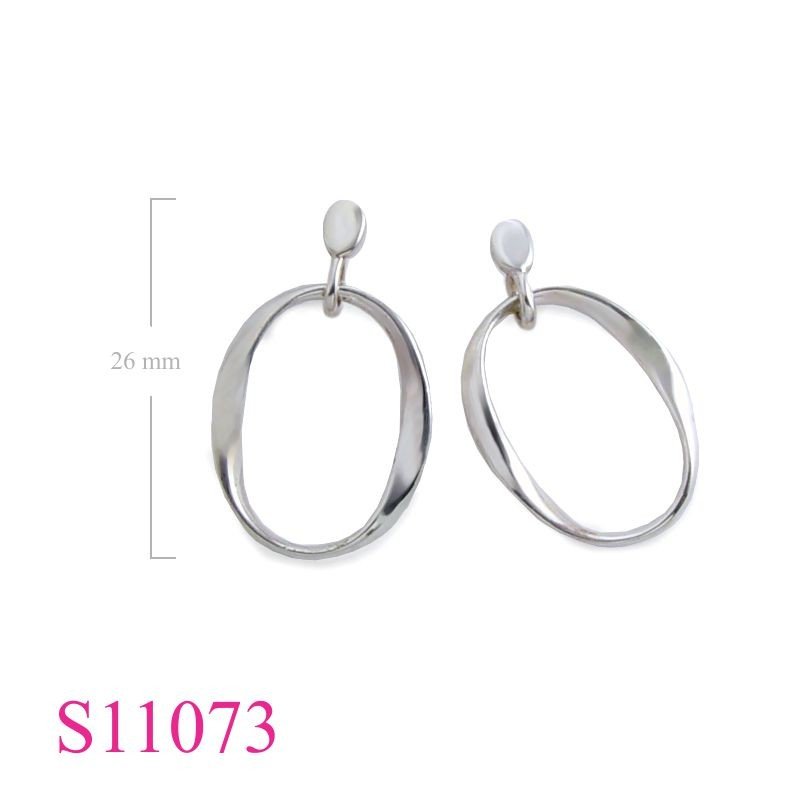 Earrings, "O".