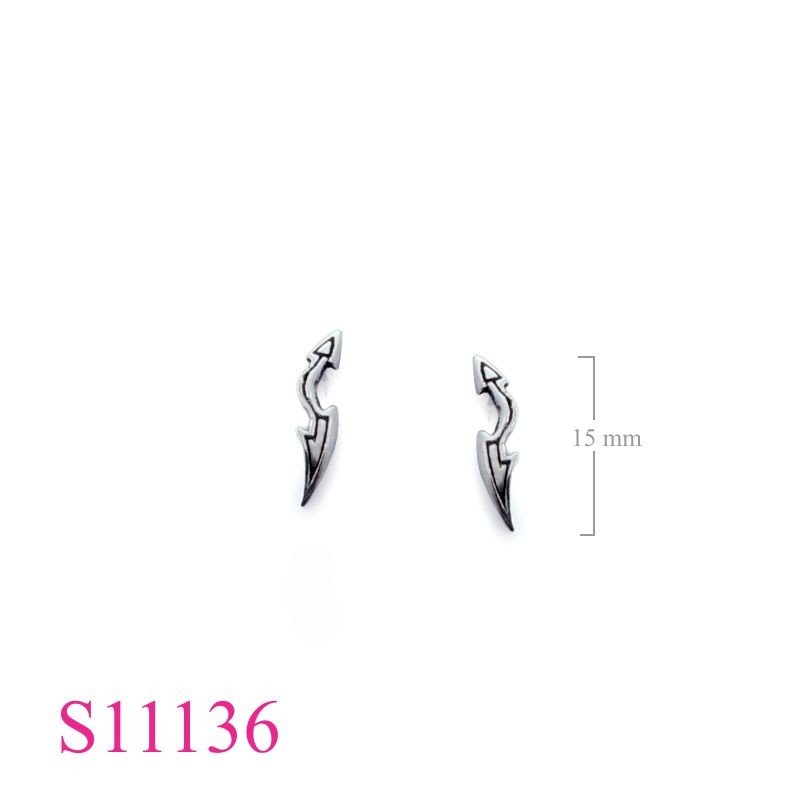 Earrings, arrow.
