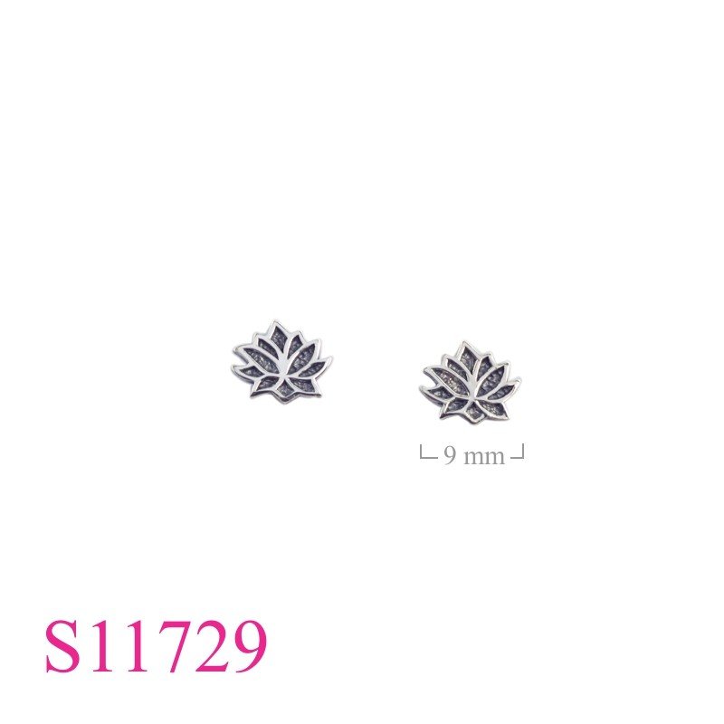 Earrings, flower.