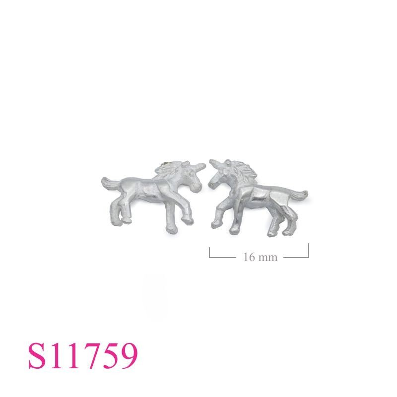 Earrings, unicorn.