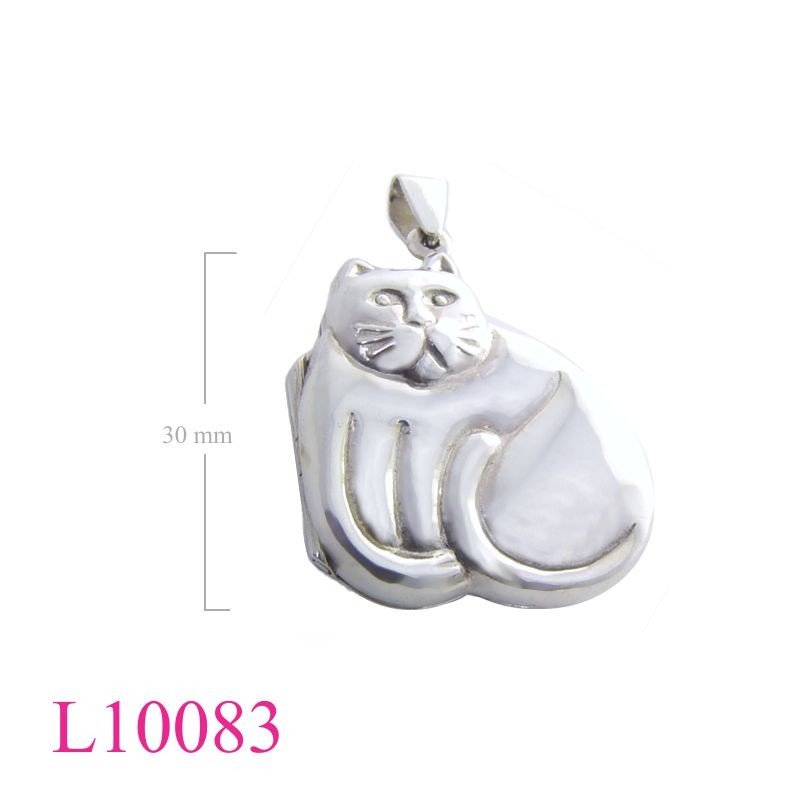 Cat Locket, sitting .