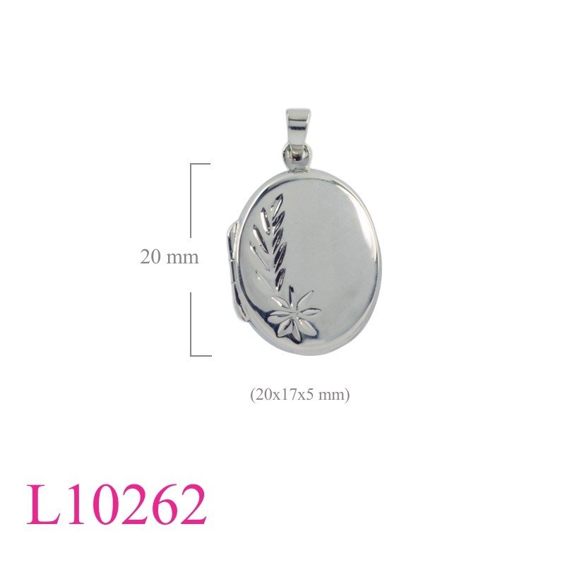 Locket, 17x20mm oval engraved.