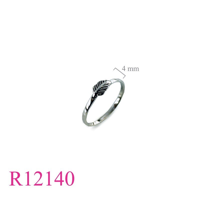 Band Ring, small leaf on.