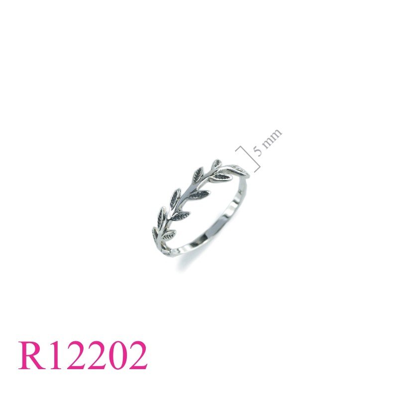 Ring, ivy.