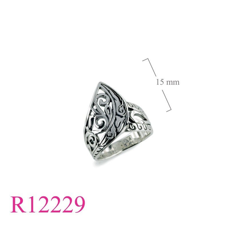 Ring, openwork design.