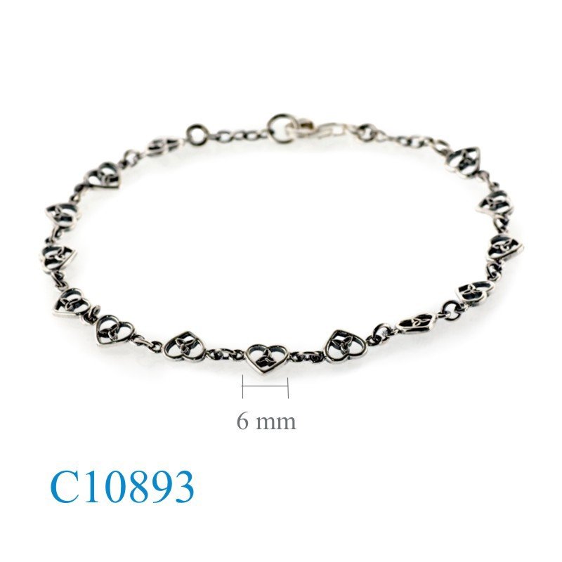 Bracelet, 14 Trinitry hearts.