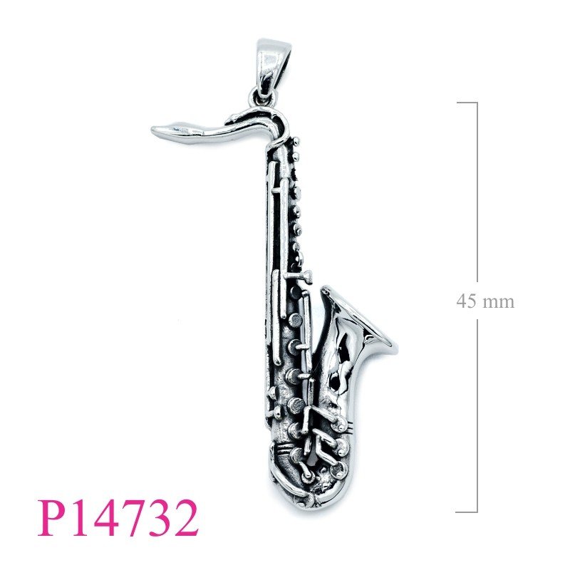 Pendant, saxophone.