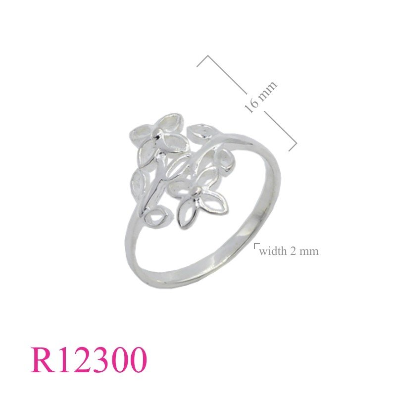 Ring, openwork flowers design.