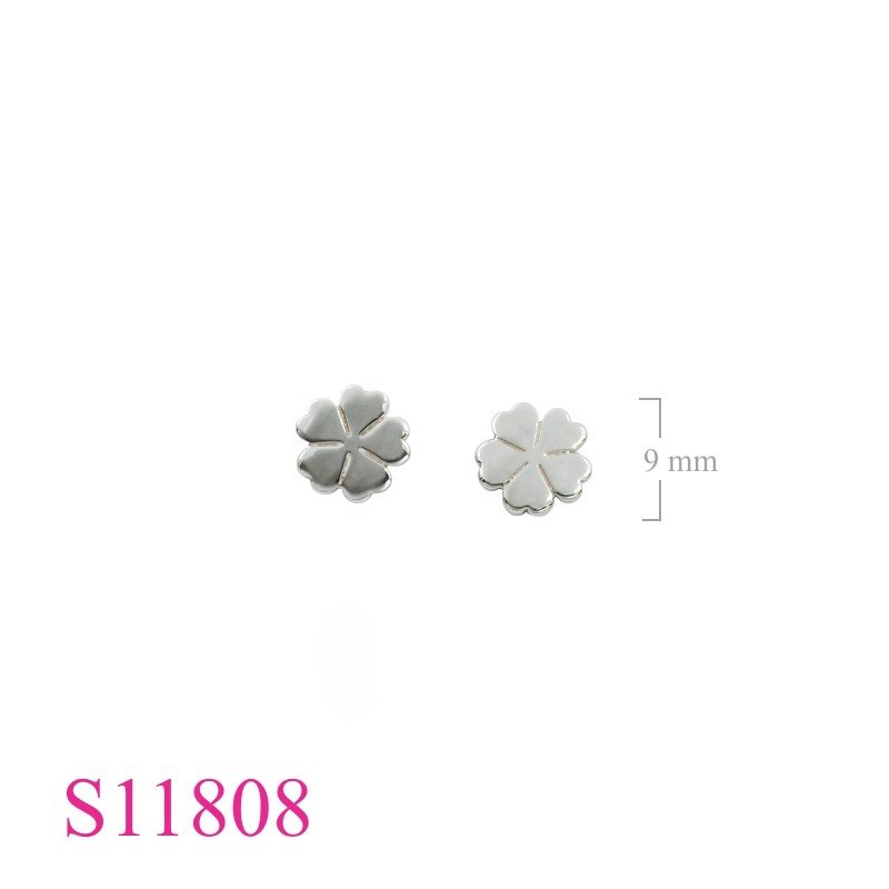 Earrings, 9mm flat lucky clover.