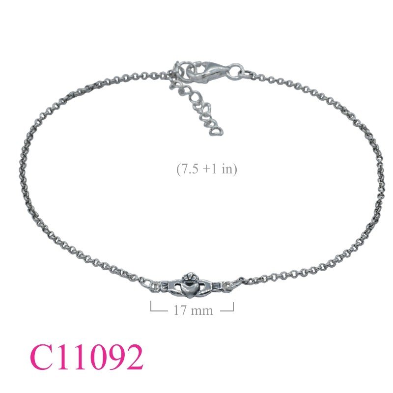 Bracelet, 7.5 inches chain and 5mm Claddagh.