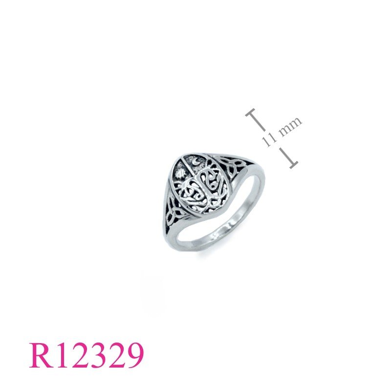 Ring, oval Celtic.