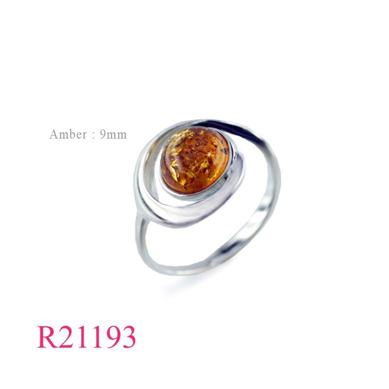 Ring, swirl design with 9mm round Amber.