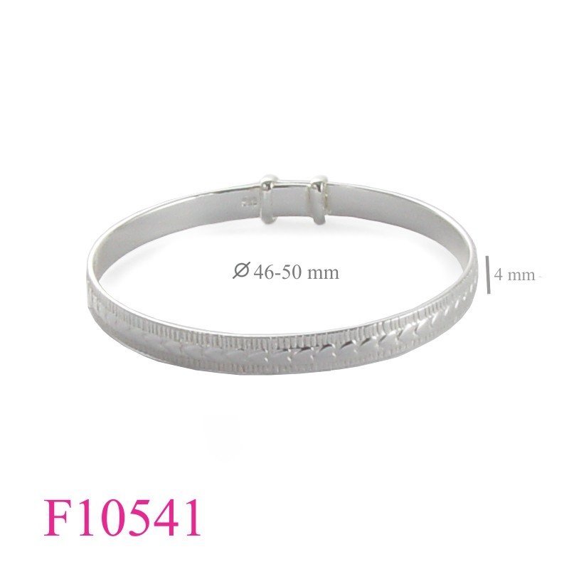 Heart Bangle, 4mm heart line 46mm diameter.