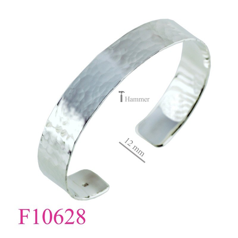 Bangle,  12mm hammered C band.
