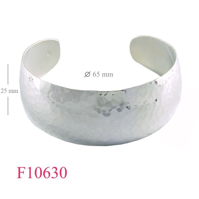 Bangle, 25mm hammered C curve band.