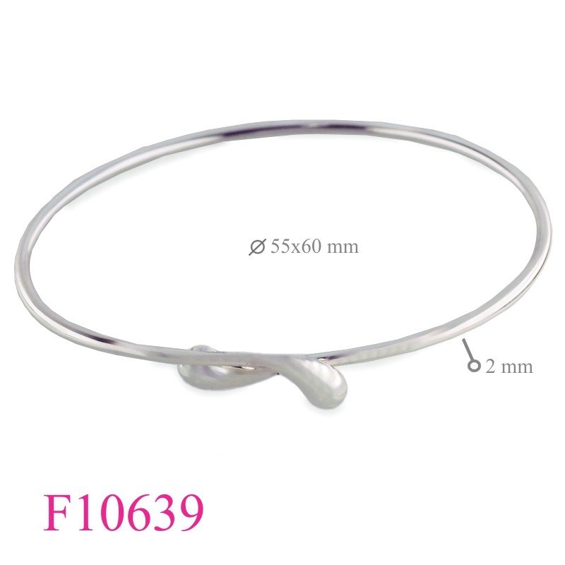 Bangle, plain snake head design.