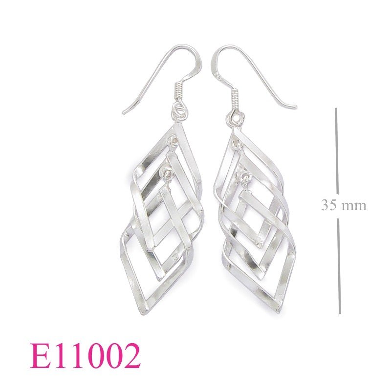 Earrings, 3 flat wire diamond shaps.