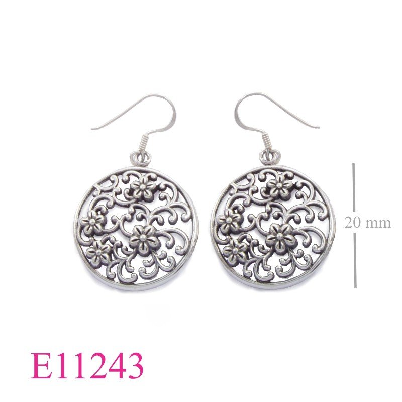 Earrings, round flowers design.