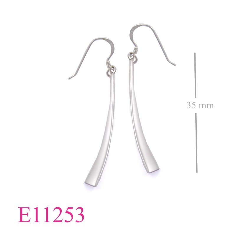 Earrings, flat curve.
