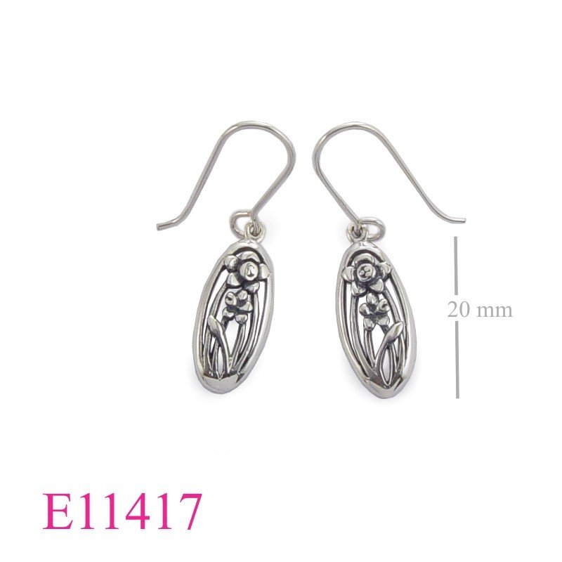 Earrings, flowers design in oval.