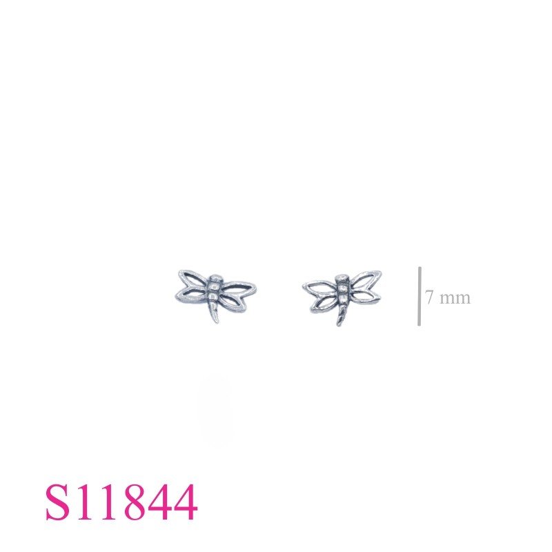 <p>Earrings, dragonfly.</p>