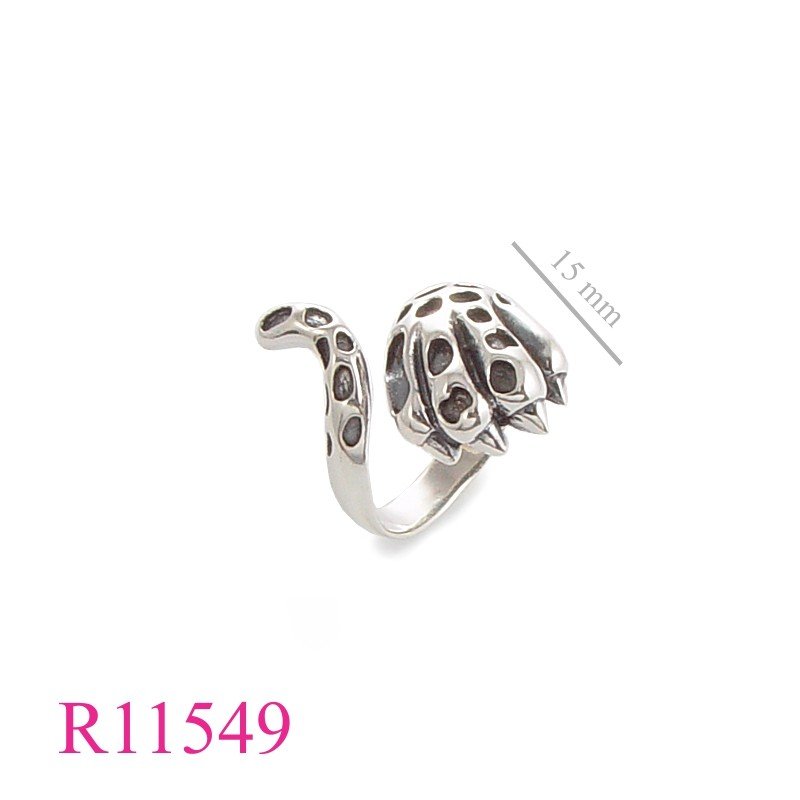 <p>Ring, tiger claw.</p>