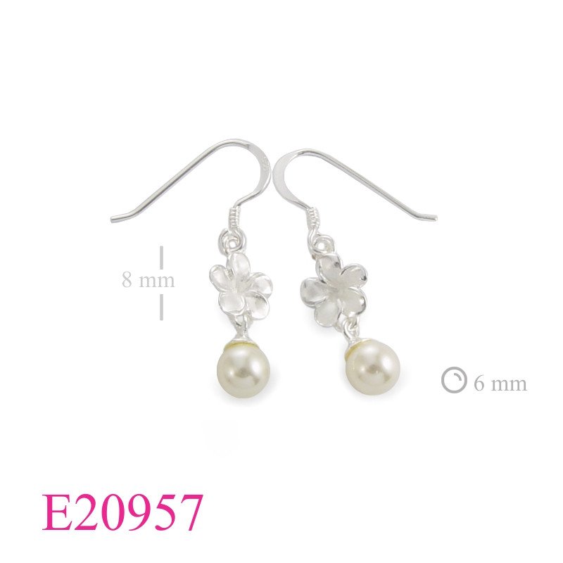 <p>Flower Earrings, 8 mm sandblast champac flower and hanging poly perl.</p>