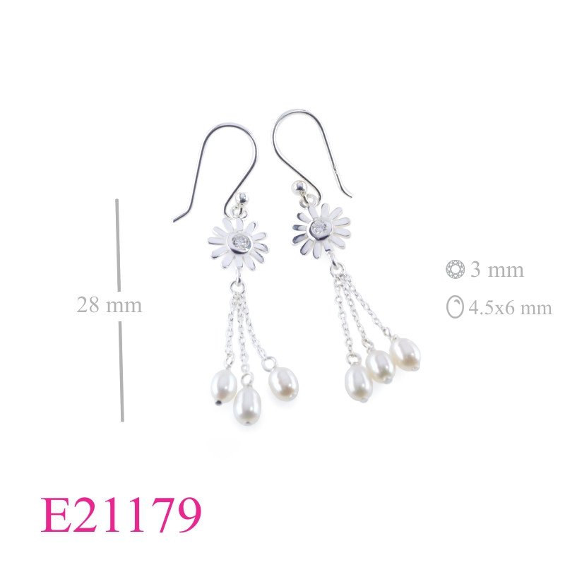 <p>Flower Earrings, CZ Earrings, with small CCZ and 3 hanging FWPs.</p>