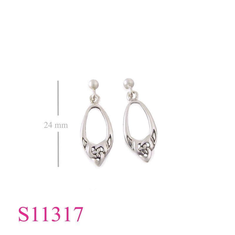 <p>Earrings, drop Celtic.</p>