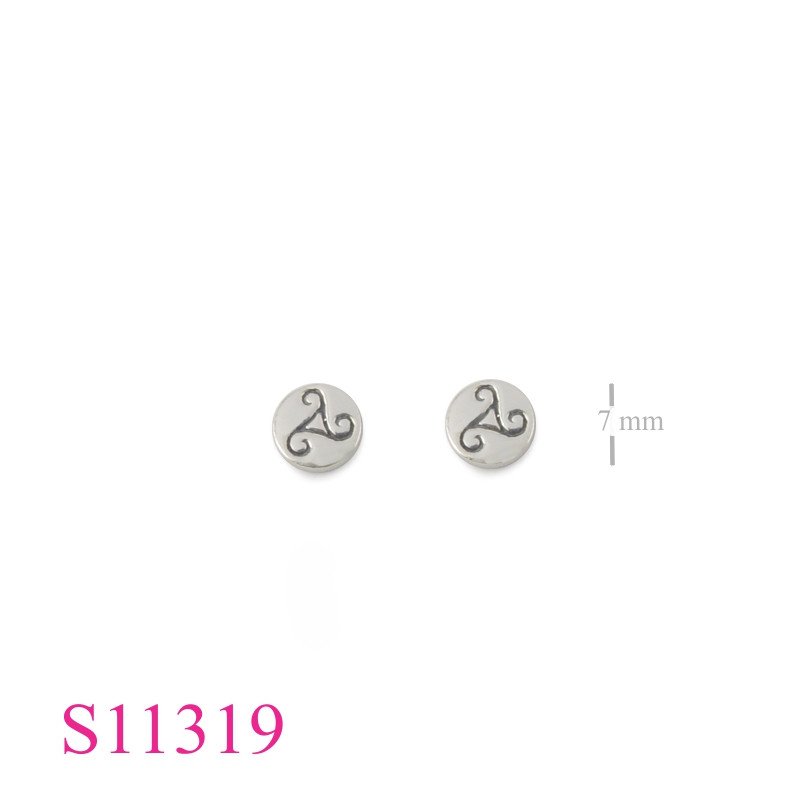 Triskelion Earrings, 7.5mm round Triskelion.
