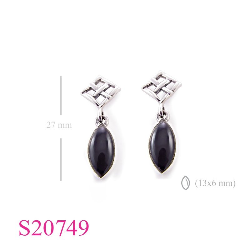 Stone Earrings, celtic with 13x6mm marquise Onyx stone.