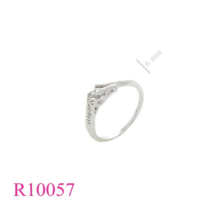 <p>Ring, horse head.</p>