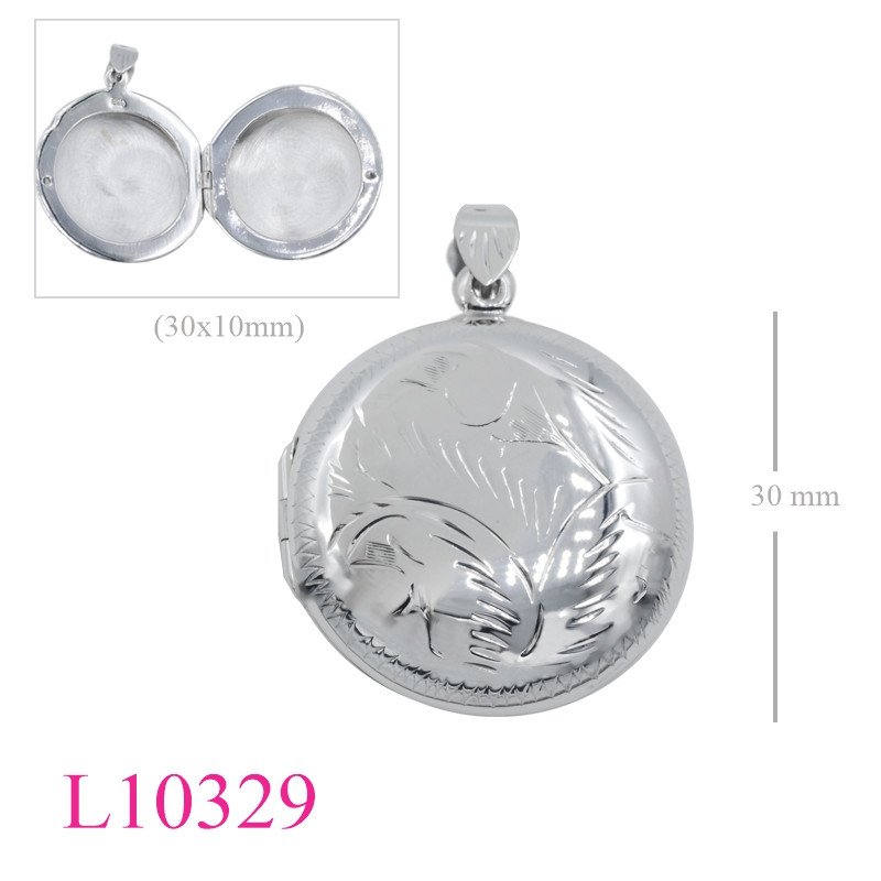 <p>Locket, 30mm engraved round.</p>