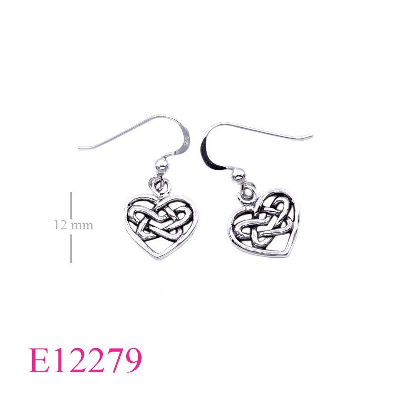 <p>Earrings, Celtic heart (Ball hook).</p>