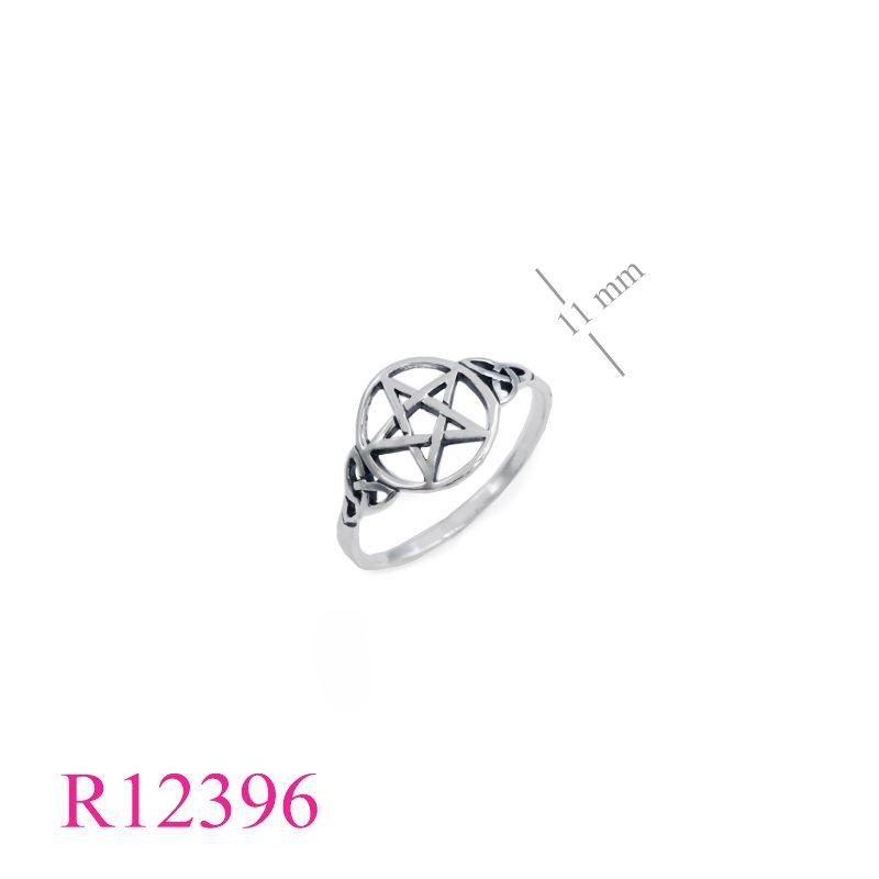 <p>Ring, openwork star.</p>