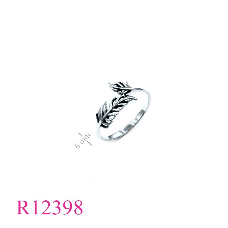 <p>Ring, 2 leaves.</p>