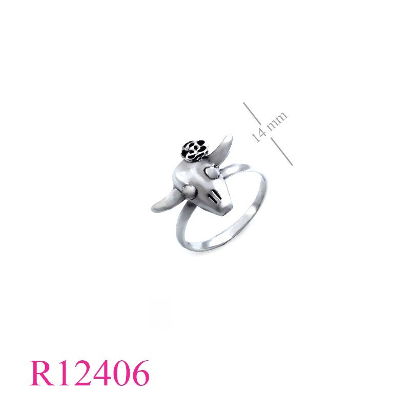 <p>Ring, buffalo skull.</p>