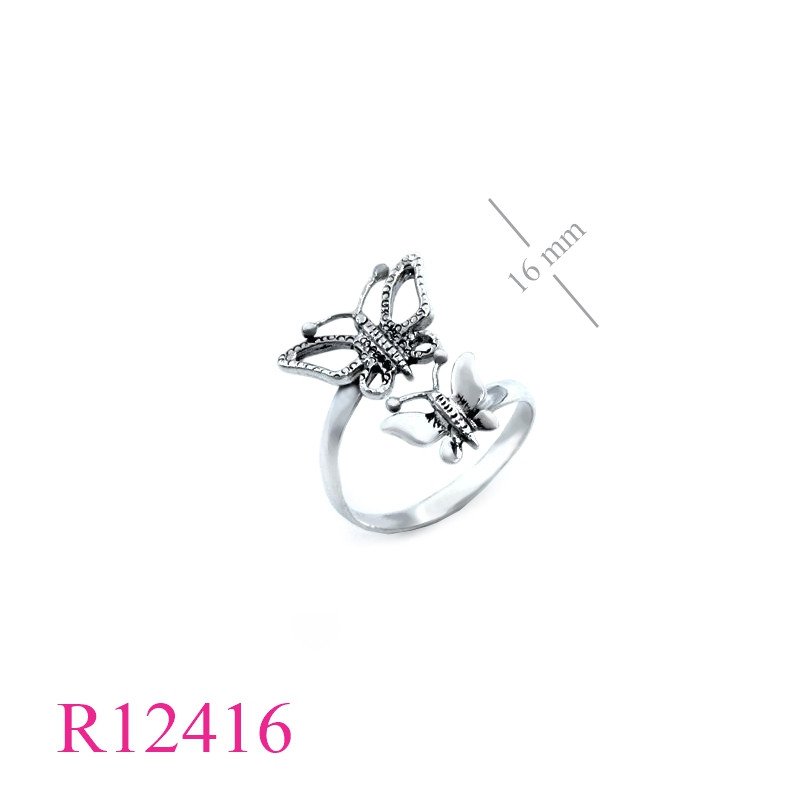 <p>Ring, 2 butterflies.</p>
