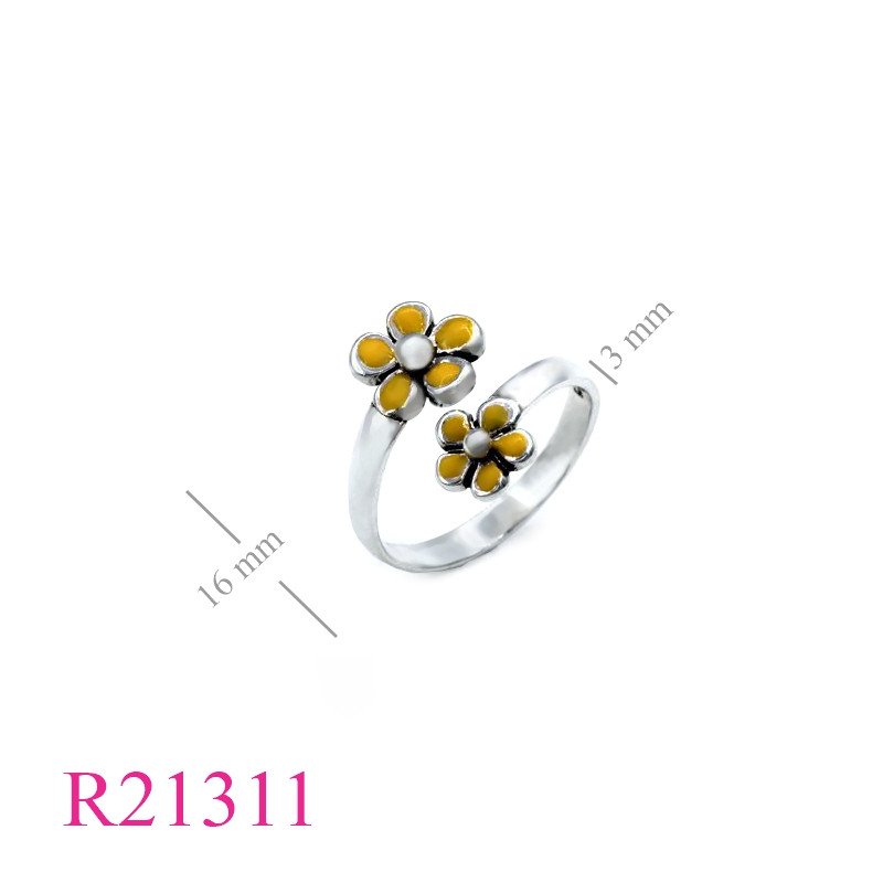 <p>Enamel Ring, 2 flowers.</p>