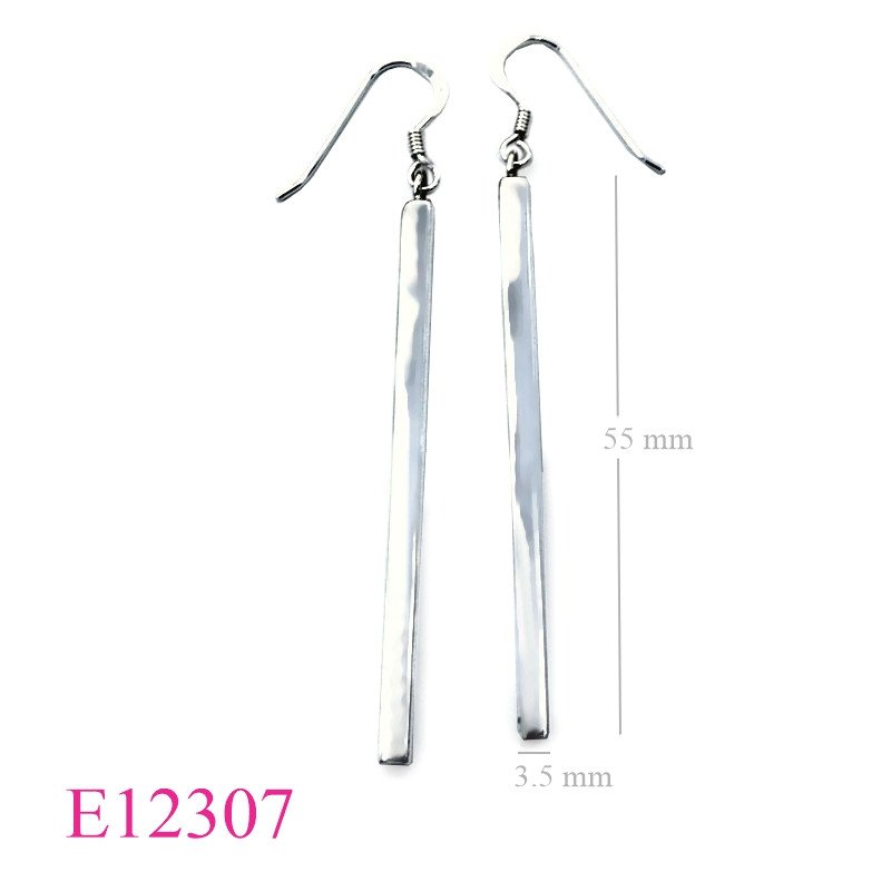 <p>Earrings, 3.5x3.5x55mm tube.</p>