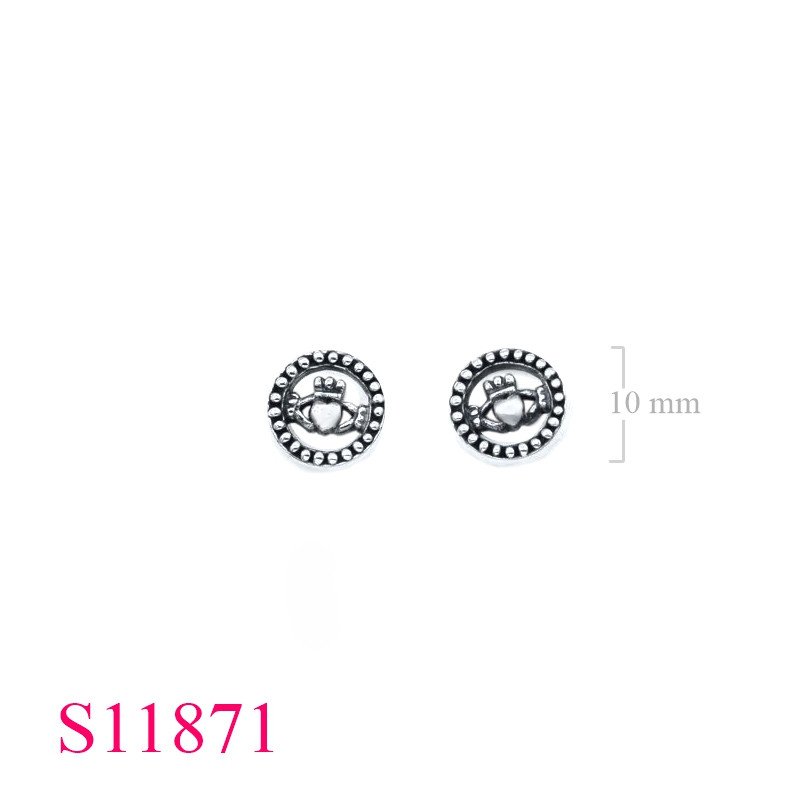 <p>Earrings, 10mm round Claddagh.</p>