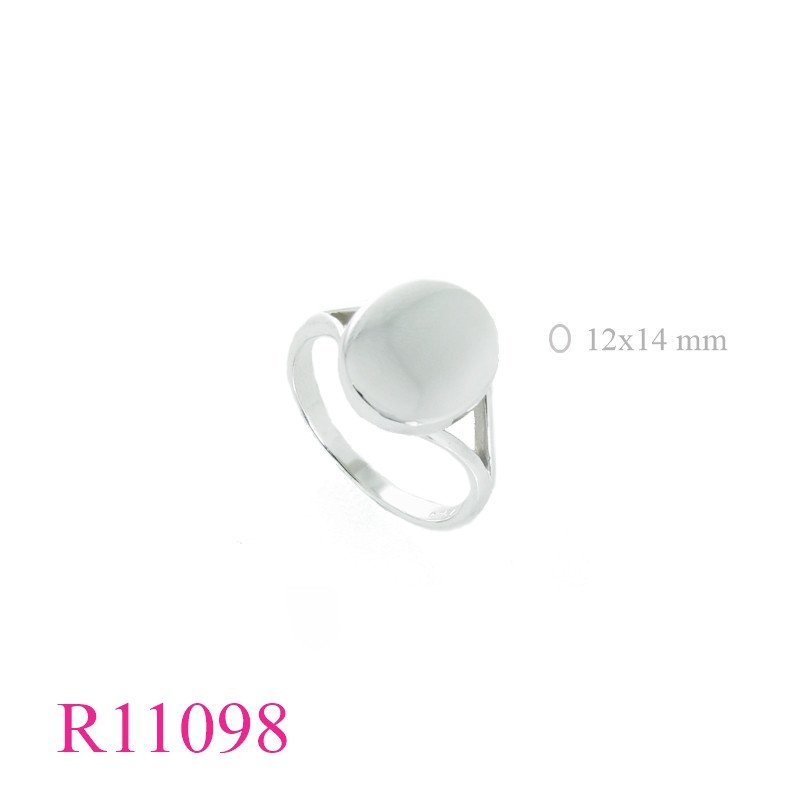 <p>Ring, 14x12mm oval top.</p>