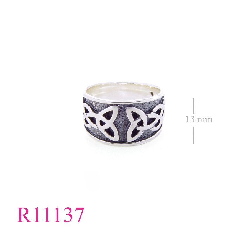 <p>Band Ring, celtic.</p>
