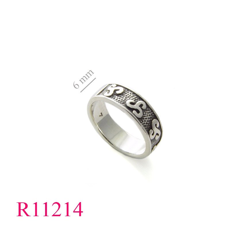 <p>Band Ring, celtic.</p>